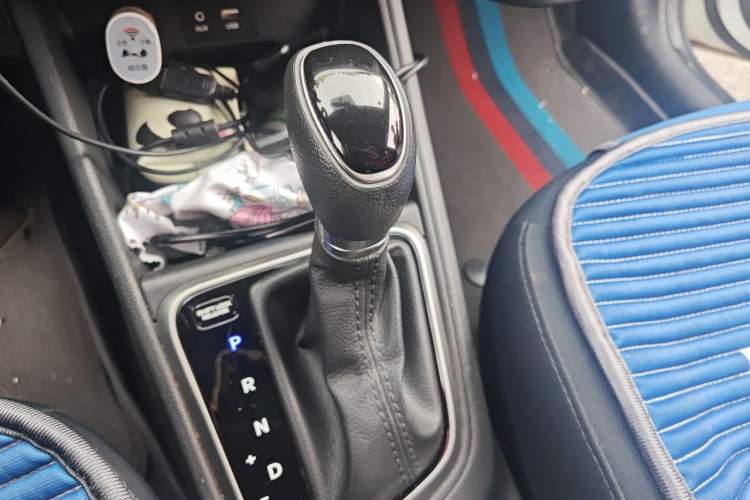 Used Hyundai Verna (new generation) 2016 1.4L Automatic Cool Edition GLS Gear Lever