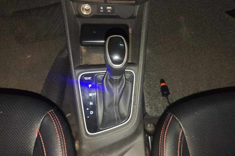 Used Hyundai Verna (new generation) 2016 1.4L Automatic Cool Edition GLS Gear Lever