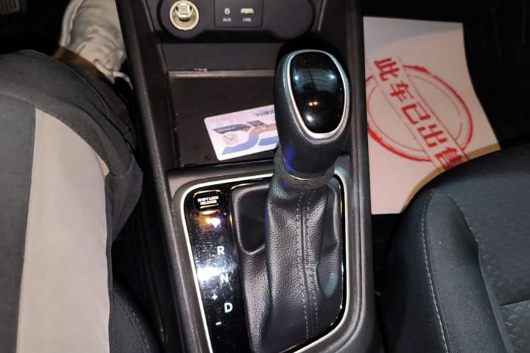 Used Hyundai Verna (new generation) 2016 1.4L Automatic Cool Edition GLS Gear Lever