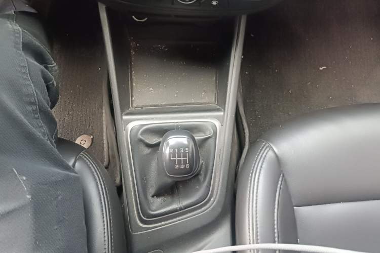 Used Hyundai Verna (new generation) 2016 1.4L Manual Cool Edition GLS Gear Lever