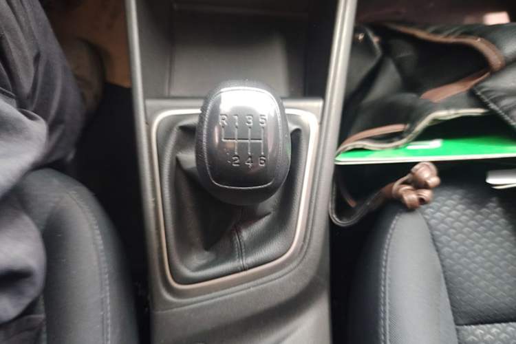 Used Hyundai Verna (new generation) 2016 1.4L Manual Cool Edition GLS Gear Lever