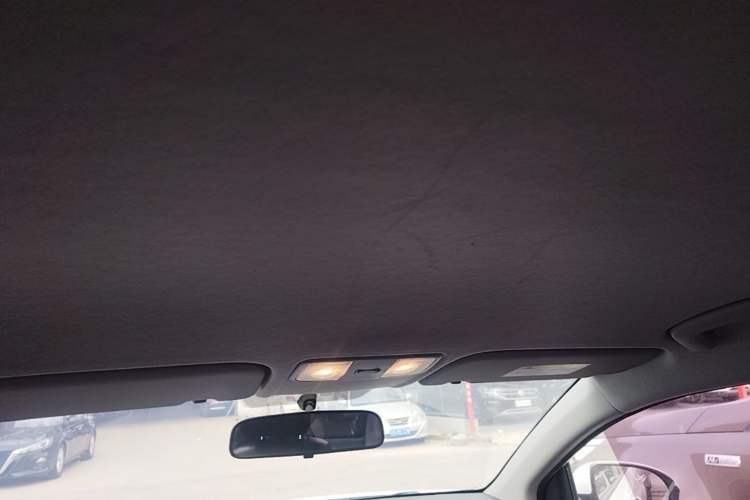 Used Hyundai Verna (new generation) 2016 1.4L Automatic Cool Edition GLS Headliner