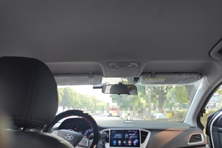 Used Hyundai Verna (new generation) 2016 1.4L Manual Cool Edition GLS Headliner
