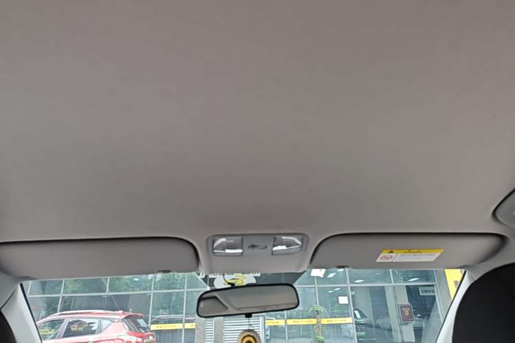 Used Hyundai Verna (new generation) 2016 1.4L Automatic Cool Edition GLS Headliner