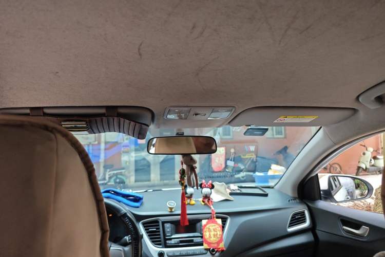 Used Hyundai Verna (new generation) 2016 1.4L Automatic Cool Edition GLS Headliner