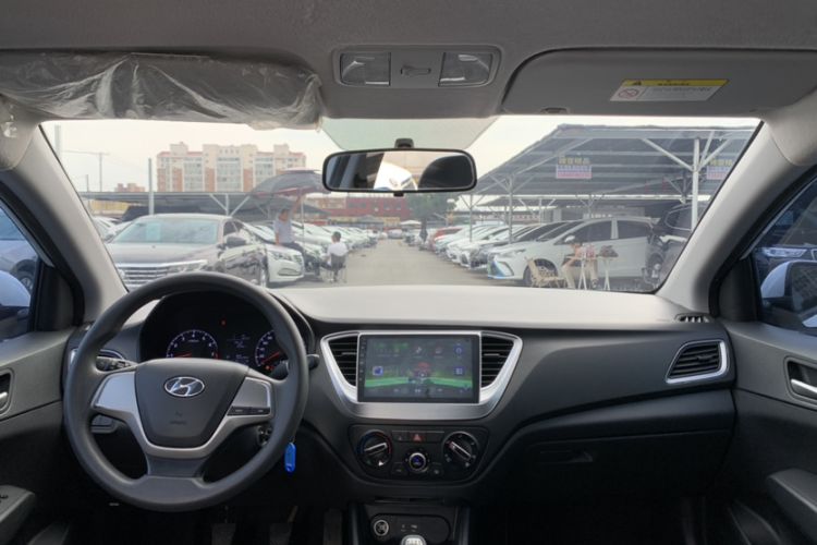 Used Hyundai Verna (new generation) 2016 1.4L Manual Cool Edition GLS Headliner