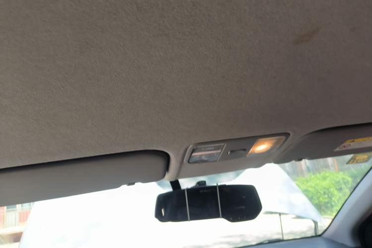 Used Hyundai Verna (new generation) 2016 1.4L Manual Cool Edition GLS Headliner