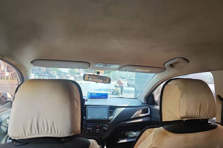 Used Hyundai Verna (new generation) 2016 1.4L Manual Cool Edition GLS Headliner