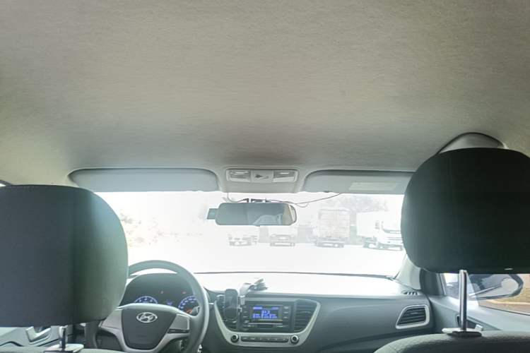 Used Hyundai Verna (new generation) 2016 1.4L Manual Cool Edition GLS Headliner