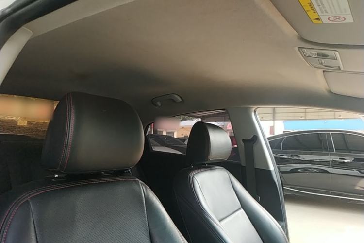 Used Hyundai Verna (new generation) 2016 1.4L Automatic Cool Edition GLS Headliner