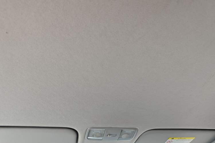 Used Hyundai Verna (new generation) 2016 1.4L Automatic Cool Edition GLS Headliner