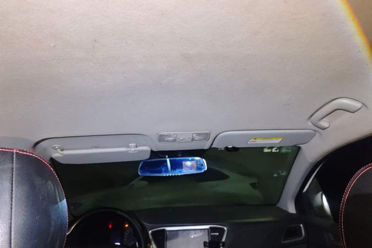 Used Hyundai Verna (new generation) 2016 1.4L Automatic Cool Edition GLS Headliner