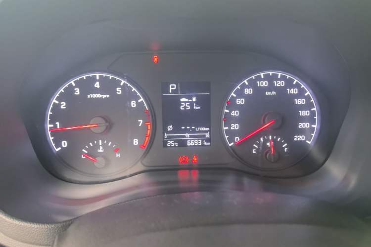 Used Hyundai Verna (new generation) 2016 1.4L Automatic Cool Edition GLS Instrument Cluster