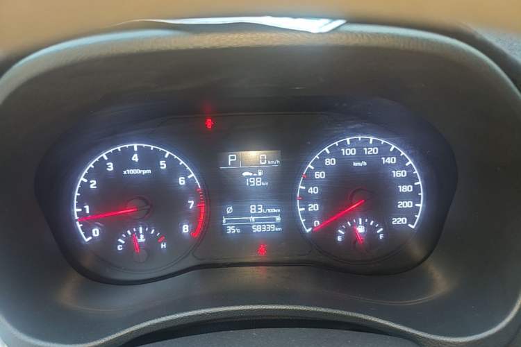Used Hyundai Verna (new generation) 2016 1.4L Automatic Cool Edition GLS Instrument Cluster