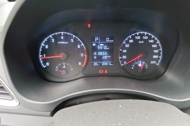 Used Hyundai Verna (new generation) 2016 1.4L Automatic Cool Edition GLS Instrument Cluster
