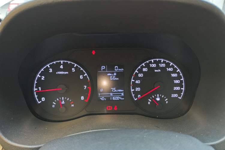 Used Hyundai Verna (new generation) 2016 1.4L Automatic Cool Edition GLS Instrument Cluster