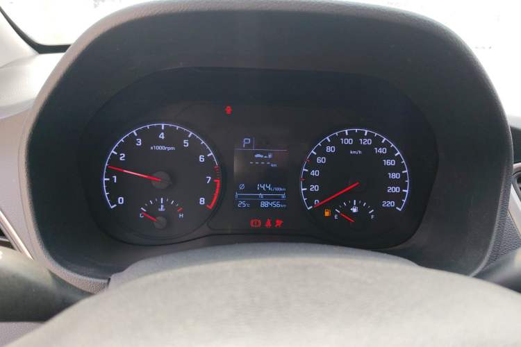 Used Hyundai Verna (new generation) 2016 1.4L Automatic Cool Edition GLS Instrument Cluster