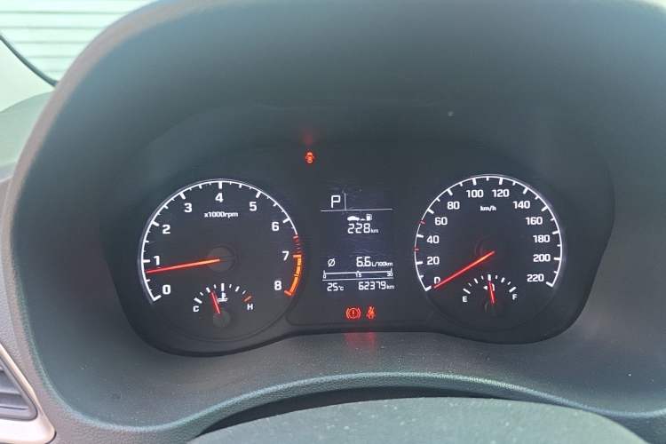Used Hyundai Verna (new generation) 2016 1.4L Automatic Cool Edition GLS Instrument Cluster