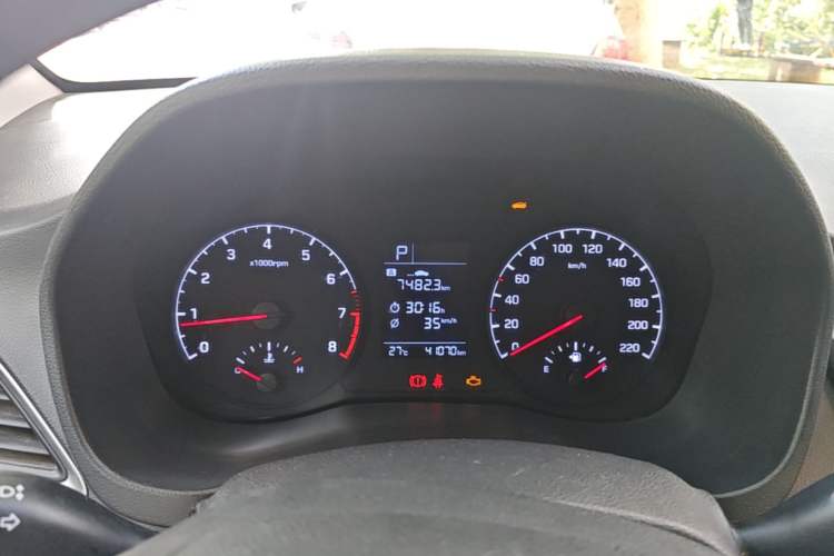 Used Hyundai Verna (new generation) 2016 1.4L Automatic Cool Edition GLS Instrument Cluster