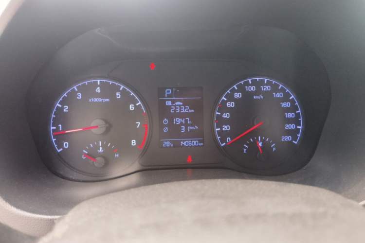 Used Hyundai Verna (new generation) 2016 1.4L Automatic Cool Edition GLS Instrument Cluster