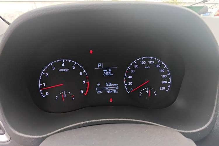 Used Hyundai Verna (new generation) 2016 1.4L Automatic Cool Edition GLS Instrument Cluster