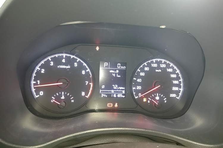 Used Hyundai Verna (new generation) 2016 1.4L Automatic Cool Edition GLS Instrument Cluster
