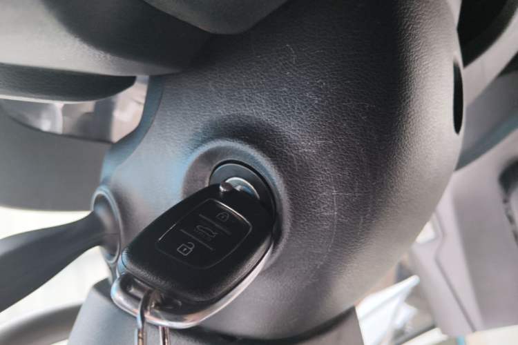 Used Hyundai Verna (new generation) 2016 1.4L Automatic Cool Edition GLS Interior 1