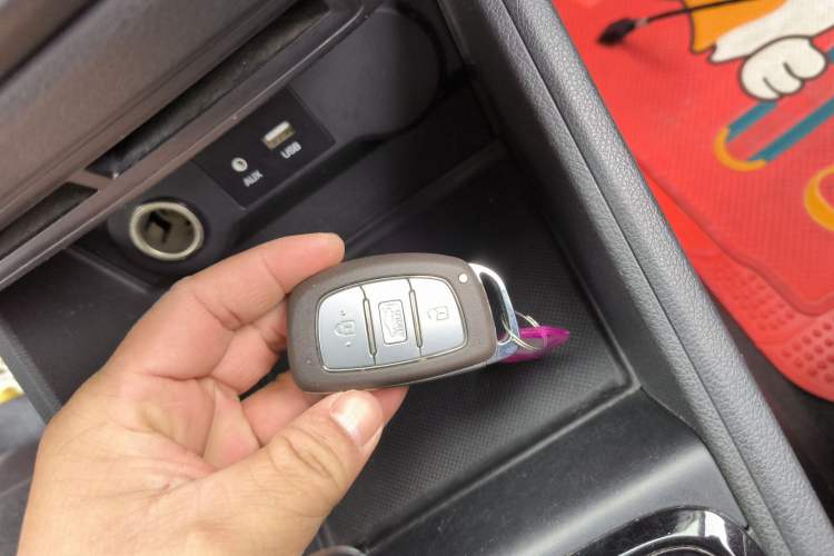 Used Hyundai Verna (new generation) 2016 1.4L Automatic Sport Edition Interior 1