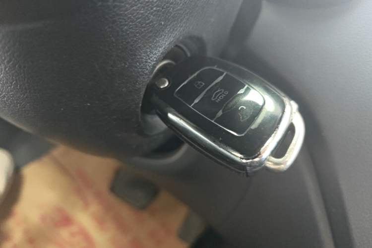 Used Hyundai Verna (new generation) 2016 1.4L Automatic Cool Edition GLS Interior 1