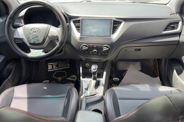 Used Hyundai Verna (new generation) 2016 1.4L Automatic Cool Edition GLS Interior 2
