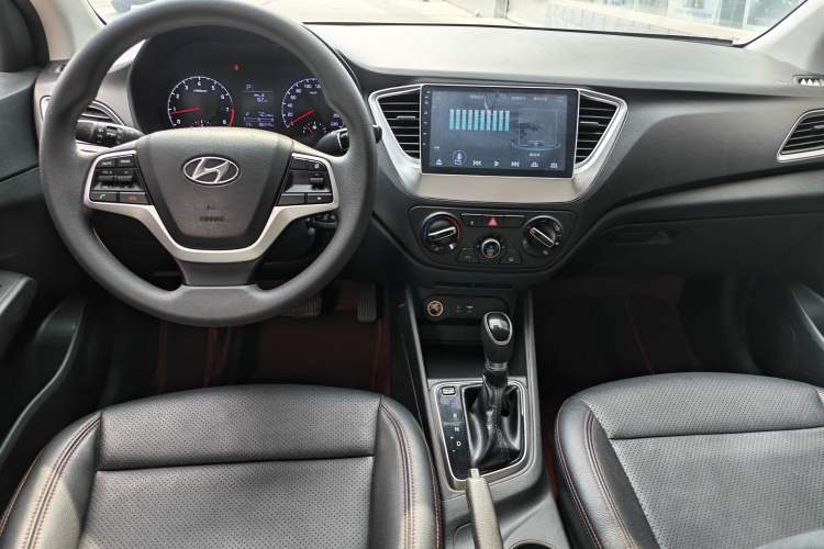 Used Hyundai Verna (new generation) 2016 1.4L Automatic Cool Edition GLS Interior 2