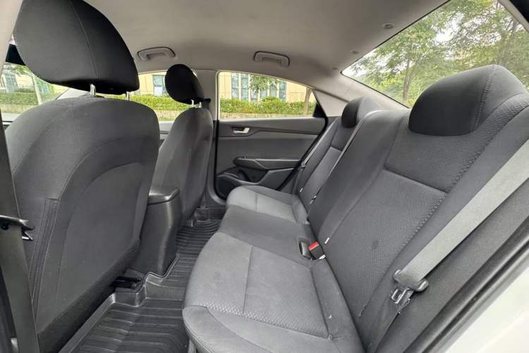 Used Hyundai Verna (new generation) 2016 1.4L Automatic Cool Edition GLS Interior 5