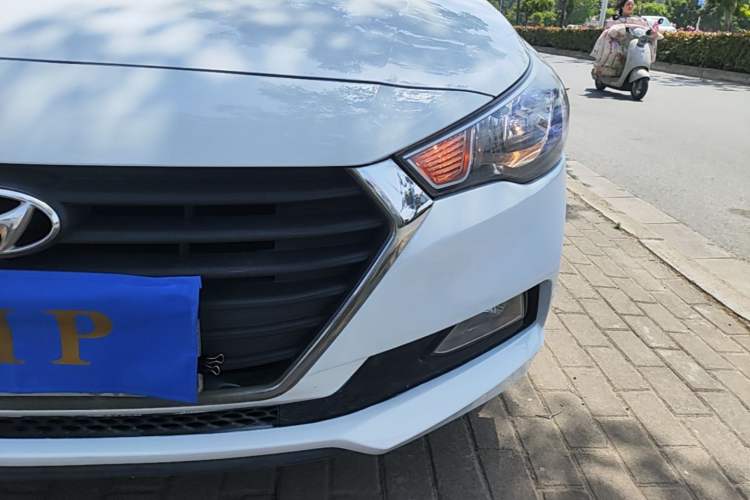 Used Hyundai Verna (new generation) 2016 1.4L Manual Cool Edition GLS Left Front Headlight