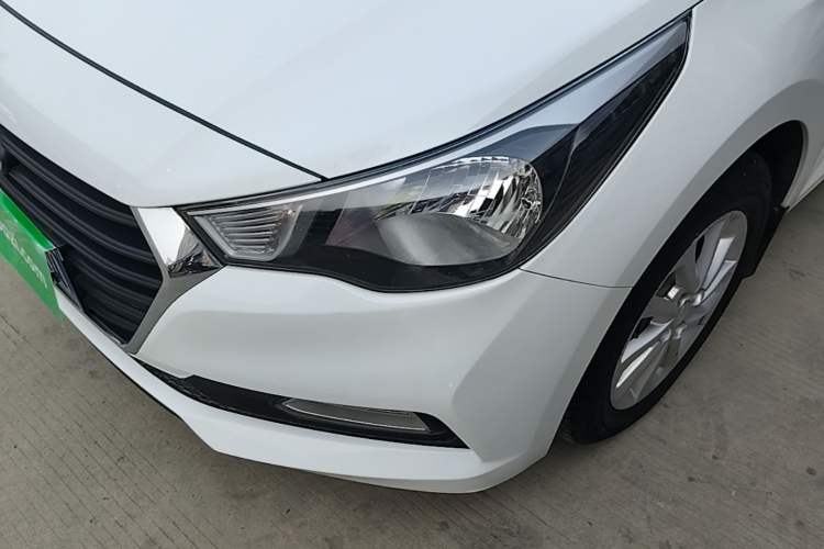 Used Hyundai Verna (new generation) 2016 1.4L Manual Cool Edition GLS Left Front Headlight