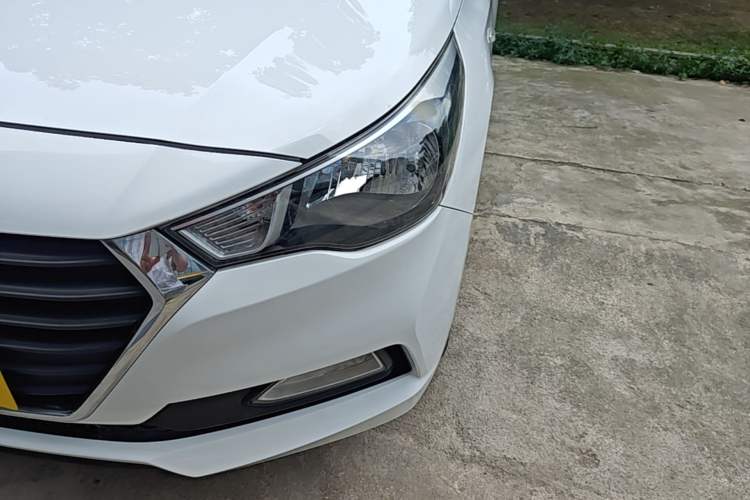 Used Hyundai Verna (new generation) 2016 1.4L Automatic Cool Edition GLS Left Front Headlight