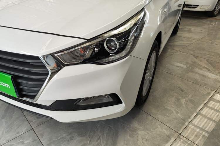 Used Hyundai Verna (new generation) 2016 1.4L Manual Cool Edition GLS Left Front Headlight