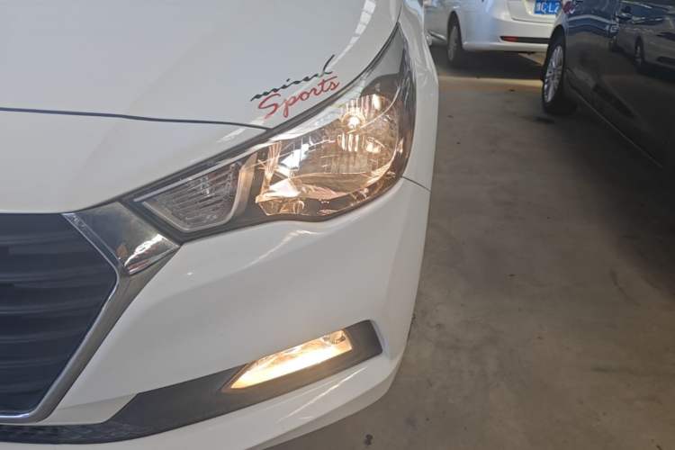 Used Hyundai Verna (new generation) 2016 1.4L Automatic Cool Edition GLS Left Front Headlight