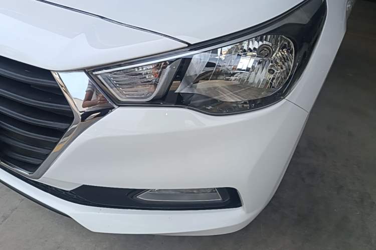 Used Hyundai Verna (new generation) 2016 1.4L Automatic Cool Edition GLS Left Front Headlight