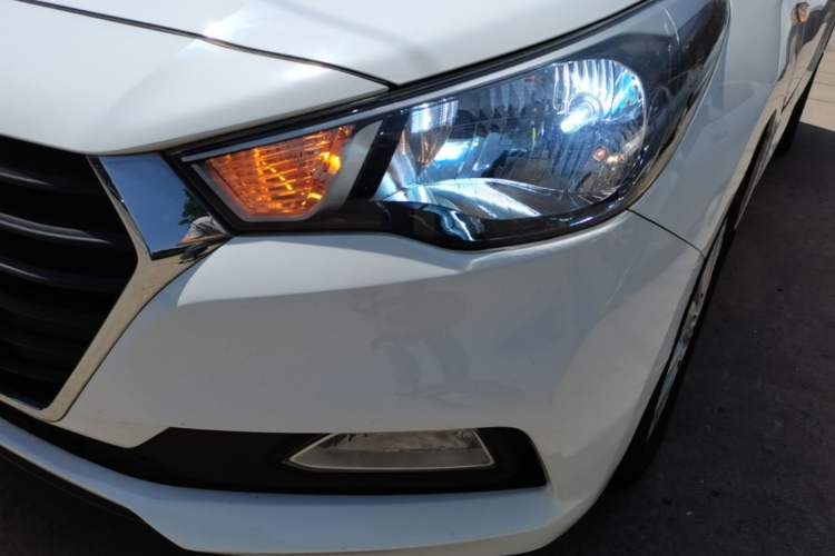 Used Hyundai Verna (new generation) 2016 1.4L Manual Cool Edition GLS Left Front Headlight