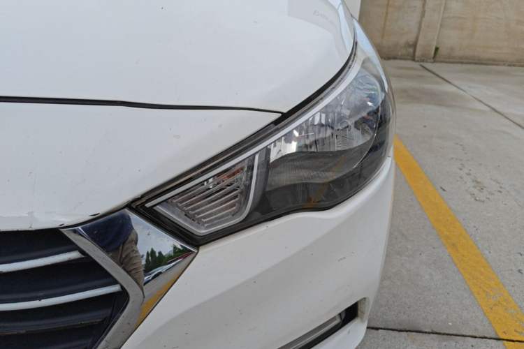 Used Hyundai Verna (new generation) 2016 1.4L Manual Cool Edition GLS Left Front Headlight