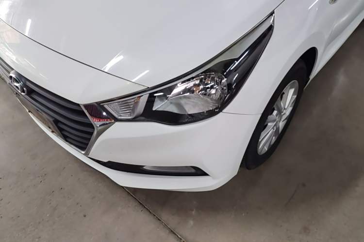 Used Hyundai Verna (new generation) 2016 1.4L Automatic Cool Edition GLS Left Front Headlight