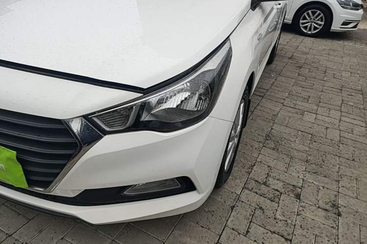 Used Hyundai Verna (new generation) 2016 1.4L Manual Cool Edition GLS Left Front Headlight
