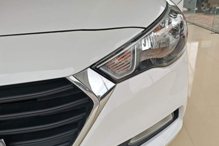 Used Hyundai Verna (new generation) 2016 1.4L Automatic Cool Edition GLS Left Front Headlight