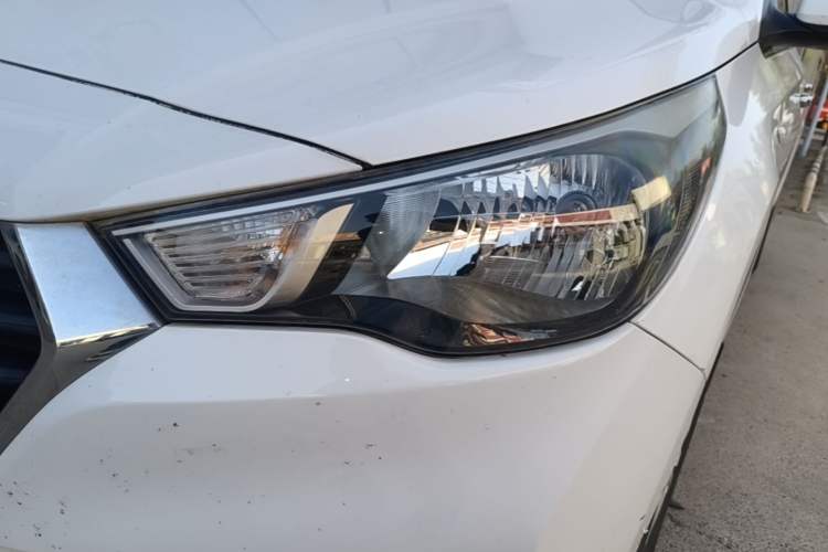 Used Hyundai Verna (new generation) 2016 1.4L Manual Cool Edition GLS Left Front Headlight
