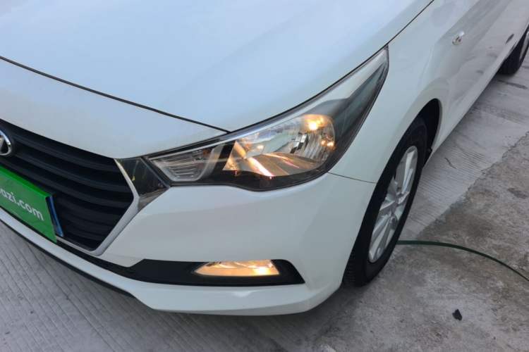 Used Hyundai Verna (new generation) 2016 1.4L Automatic Cool Edition GLS Left Front Headlight