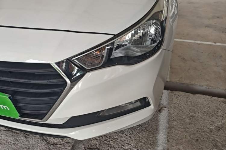 Used Hyundai Verna (new generation) 2016 1.4L Automatic Sport Edition Left Front Headlight