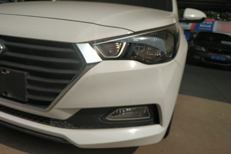 Used Hyundai Verna (new generation) 2016 1.4L Automatic Cool Edition GLS Left Front Headlight