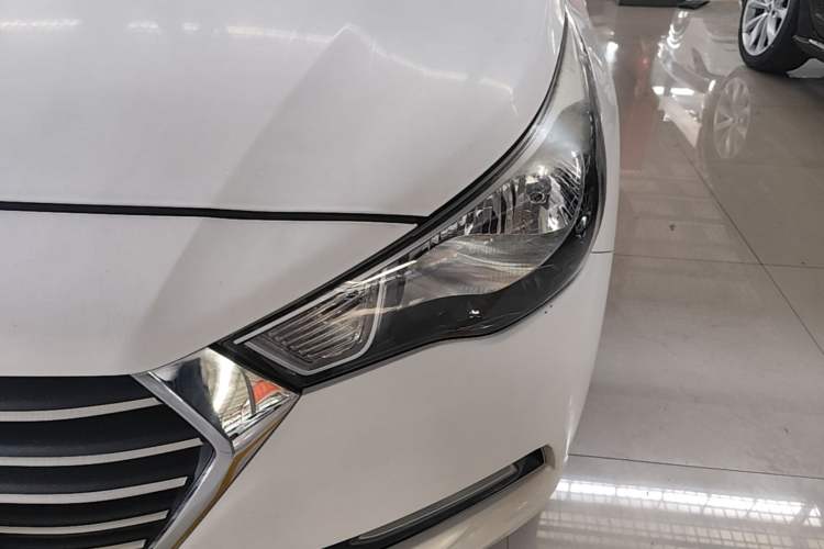 Used Hyundai Verna (new generation) 2016 1.4L Automatic Cool Edition GLS Left Front Headlight