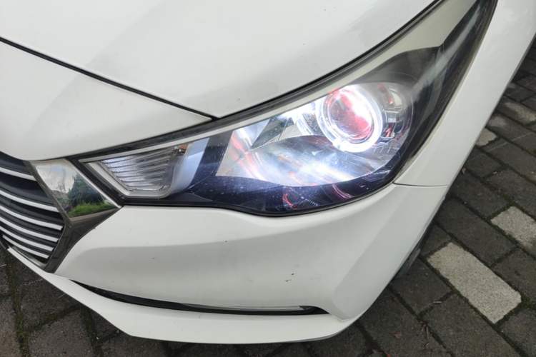 Used Hyundai Verna (new generation) 2016 1.4L Manual Cool Edition GLS Left Front Headlight