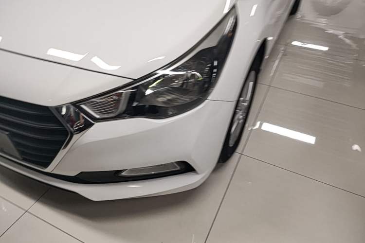 Used Hyundai Verna (new generation) 2016 1.4L Automatic Cool Edition GLS Left Front Headlight